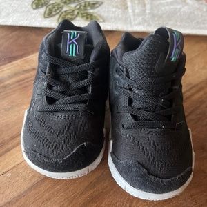 Nike kyrie baby shoes